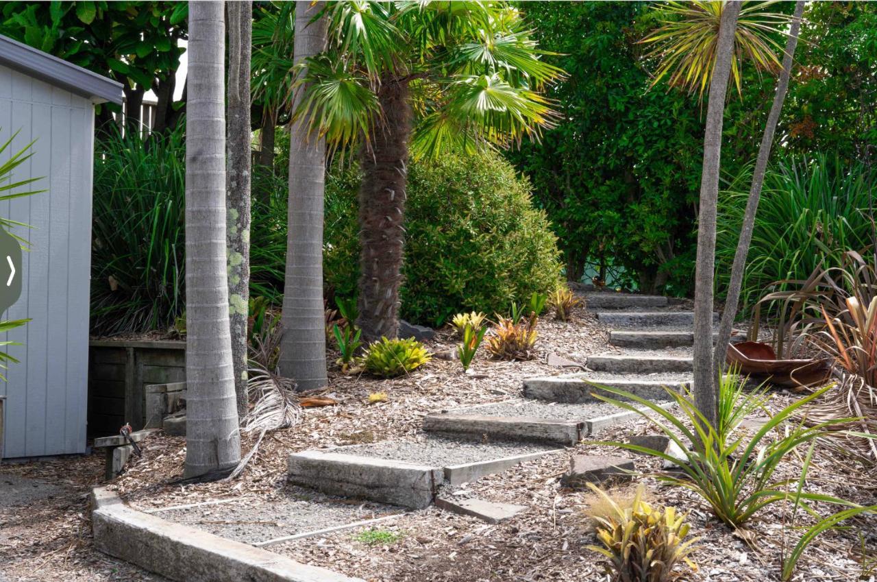 Cabbage Tree - Summer Or Winter Beachfront Haven Papamoa Exterior foto