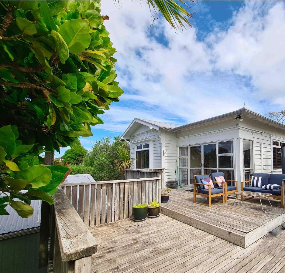 Cabbage Tree - Summer Or Winter Beachfront Haven Papamoa Exterior foto
